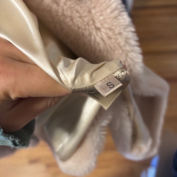 Shop the curated teddy wool shearling coat S - Picture 4 of 4